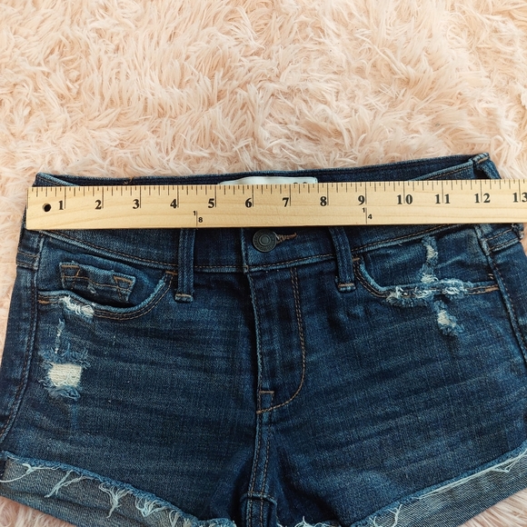 Abercrombie & Fitch Low Rise Distressed Jean Short - Size 00 w24 - Picture 5 of 12
